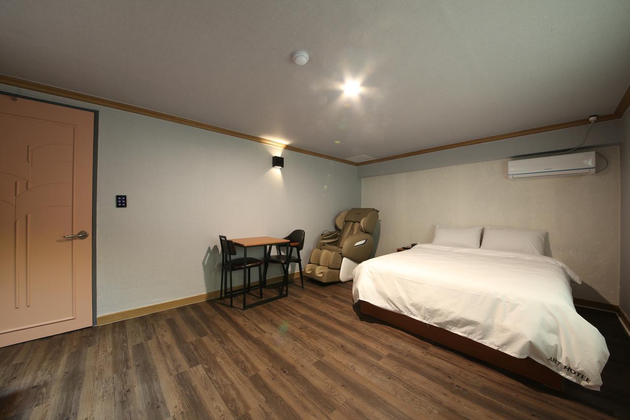 Art Hotel Gumi Extérieur photo