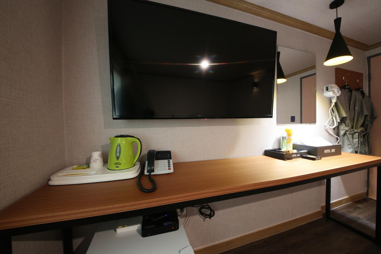 Art Hotel Gumi Extérieur photo