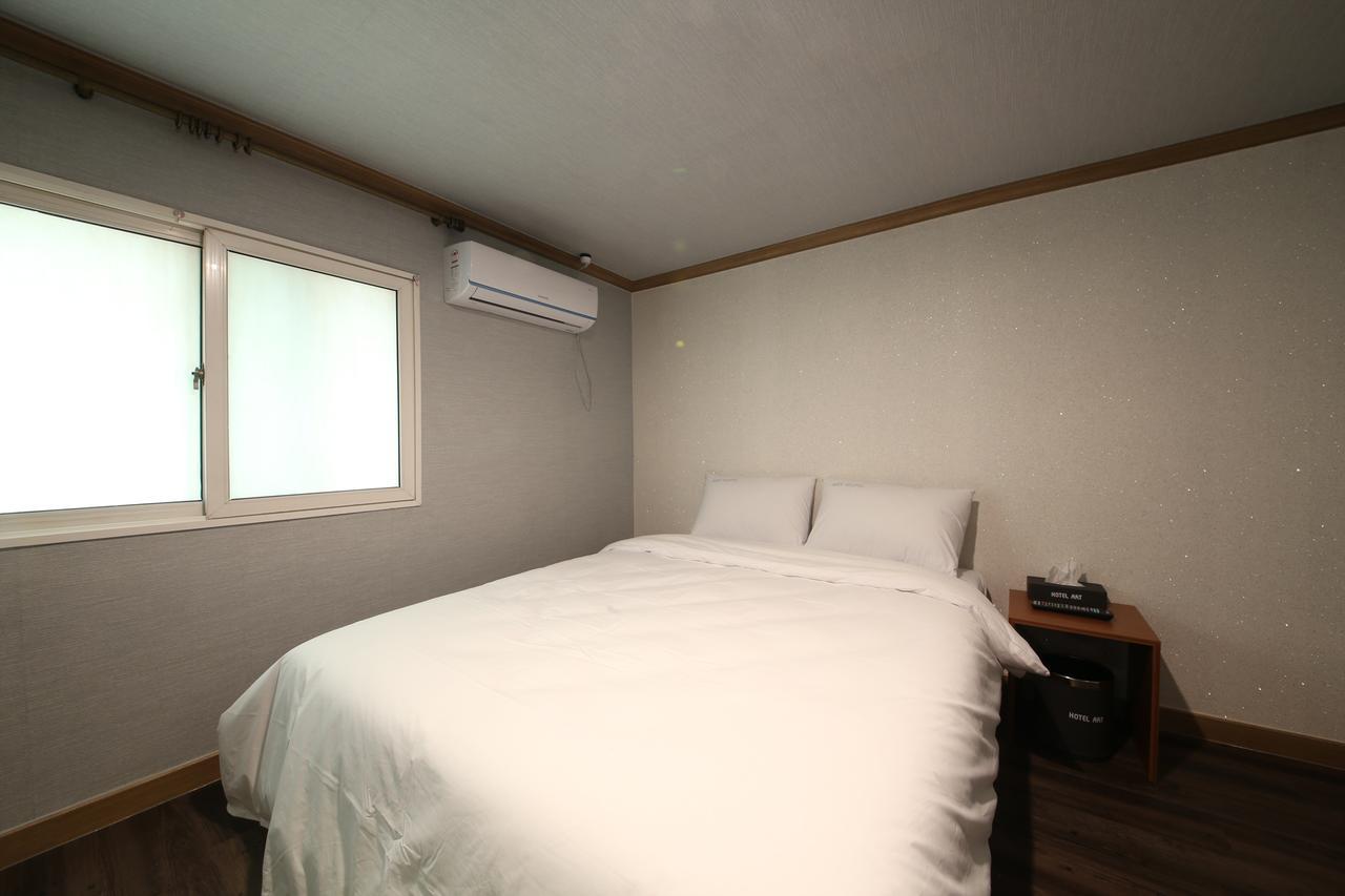 Art Hotel Gumi Extérieur photo