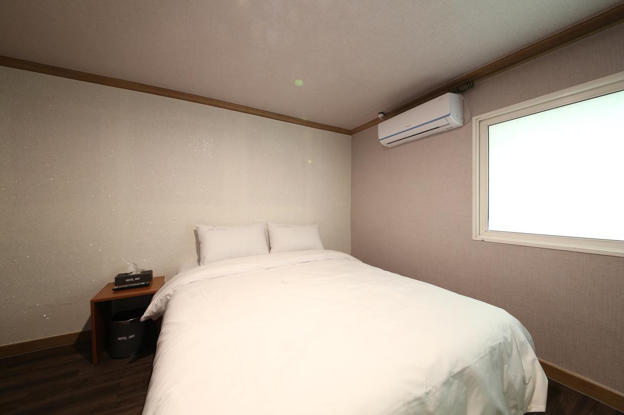Art Hotel Gumi Extérieur photo