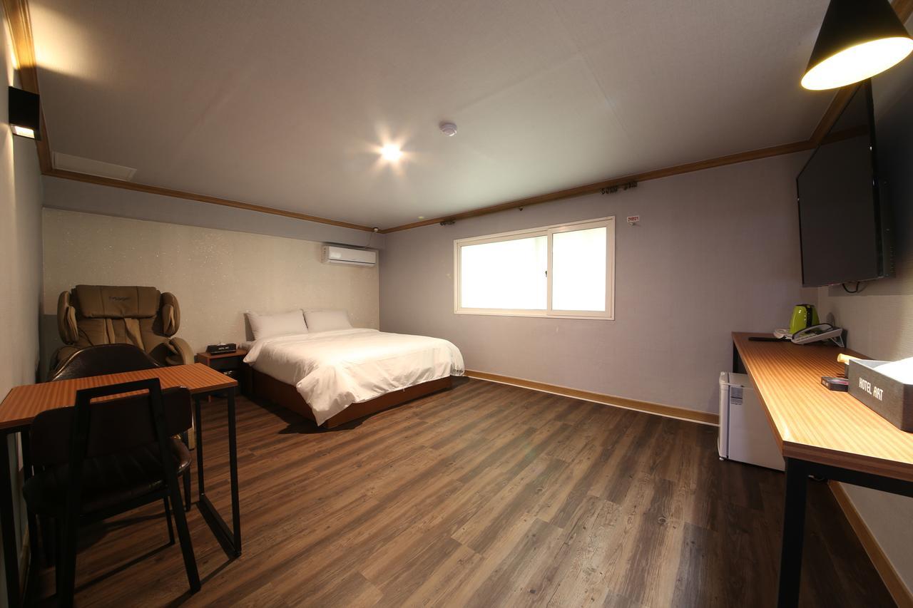 Art Hotel Gumi Extérieur photo