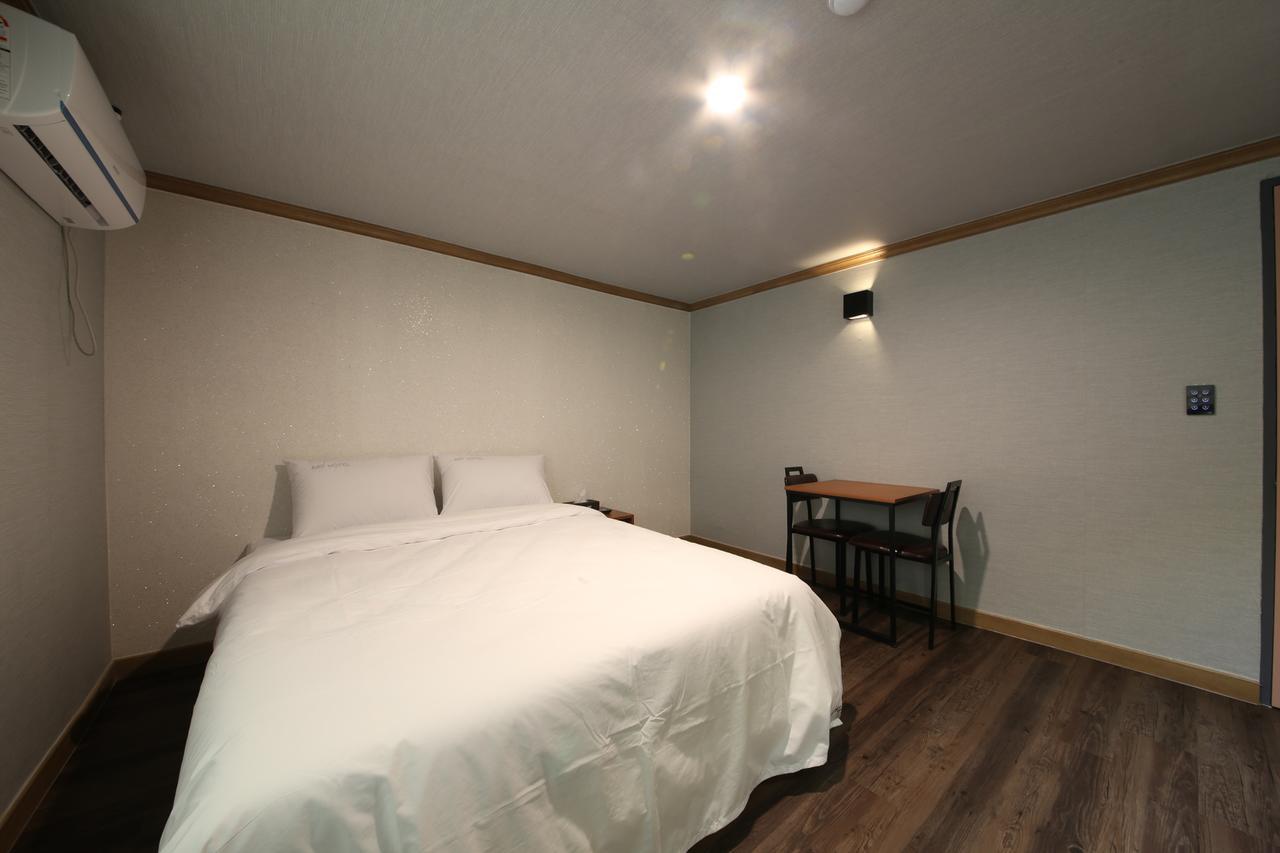 Art Hotel Gumi Extérieur photo